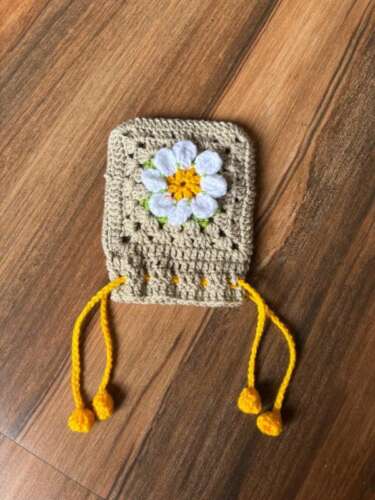 Hand-crocheted mini daisy drawstring pouch photo review